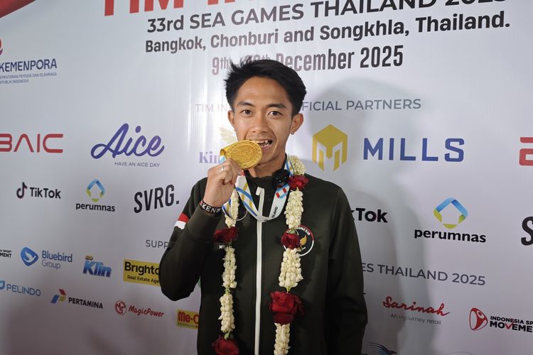 Sepatu Robi Syianturi