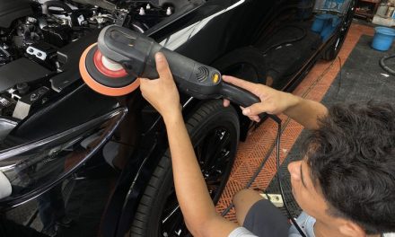 Tahap Poles Mobil Yang Benar Agar Cat Tidak Belang