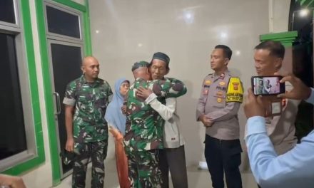 Tuduh Penjual Es Gabus, TNI Kena Tegur Di Jam Komandan