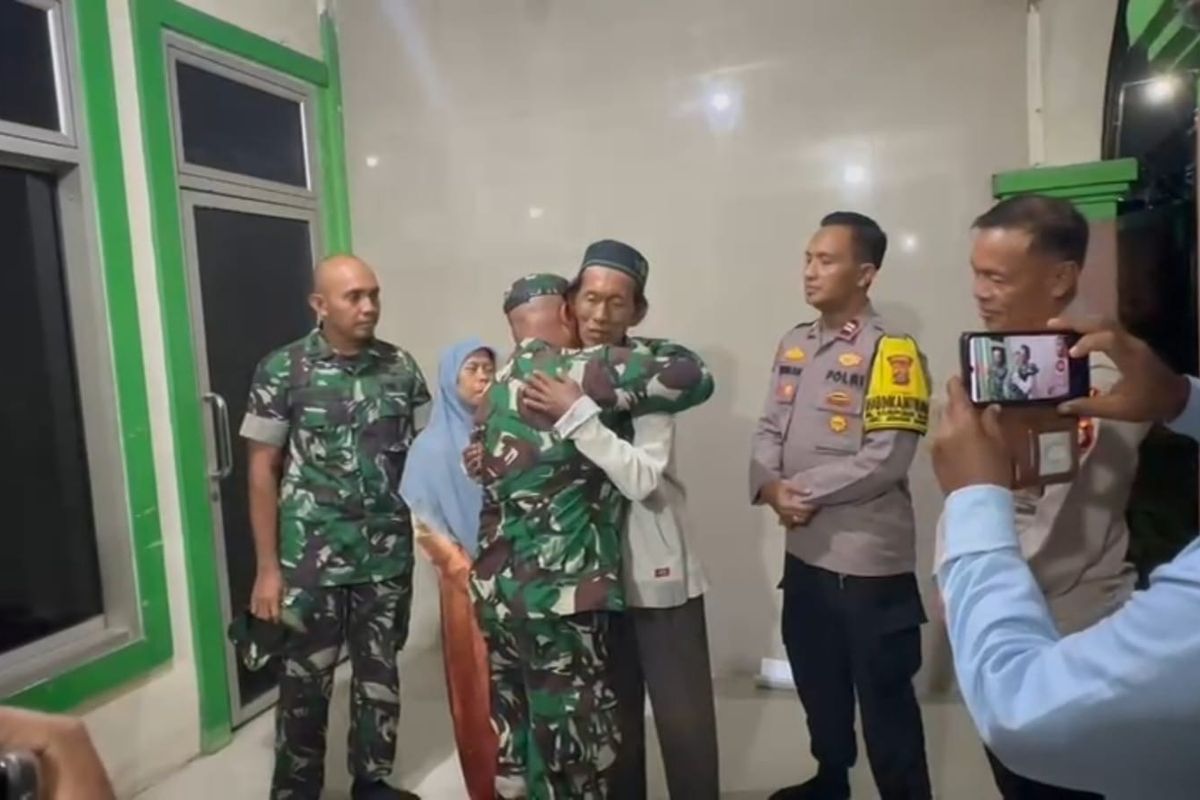 Tuduh Penjual Es Gabus, TNI Kena Tegur Di Jam Komandan
