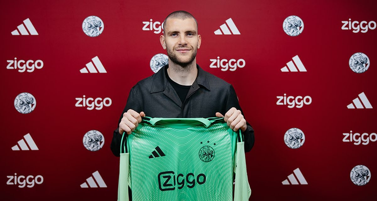 Ajax Butuh Kiper Baru: Maarten Paes Kini Jadi Kandidat Terkuat!