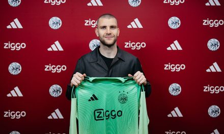 Ajax Butuh Kiper Baru: Maarten Paes Kini Jadi Kandidat Terkuat!