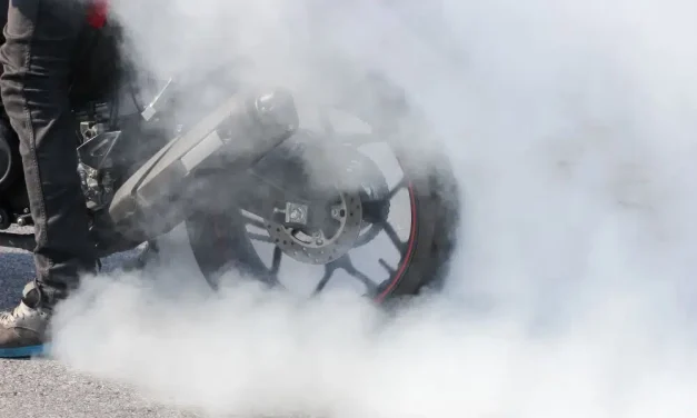 3 Penyebab Motor Berasap Yang Wajib Kamu Perbaiki Segera