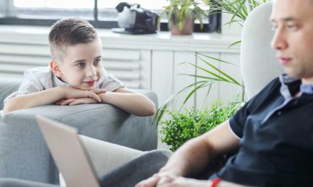 Pesan Psikolog: Tolong Jangan Cuekin Perasaan Si Kecil