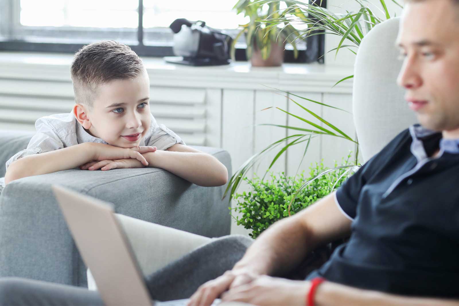 Pesan Psikolog: Tolong Jangan Cuekin Perasaan Si Kecil