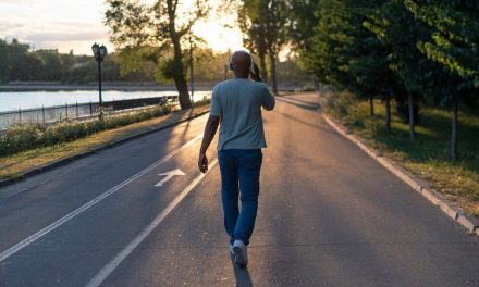 Cuma Jalan Kaki, Tapi Banyak Untungnya