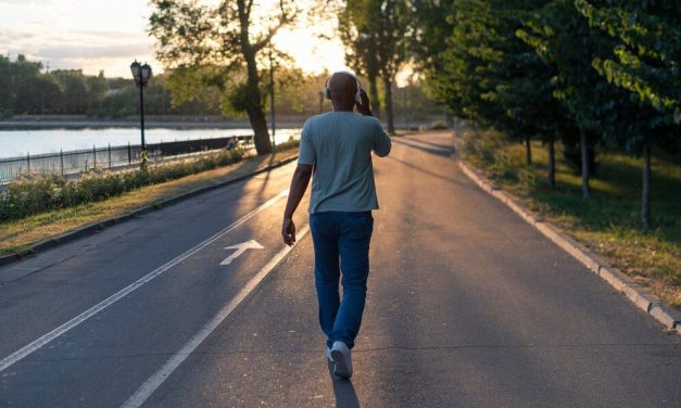 Cuma Jalan Kaki, Tapi Banyak Untungnya