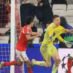Laga Gila Benfica-Madrid: 2 Merah, Kiper Malah Nyetak Gol!